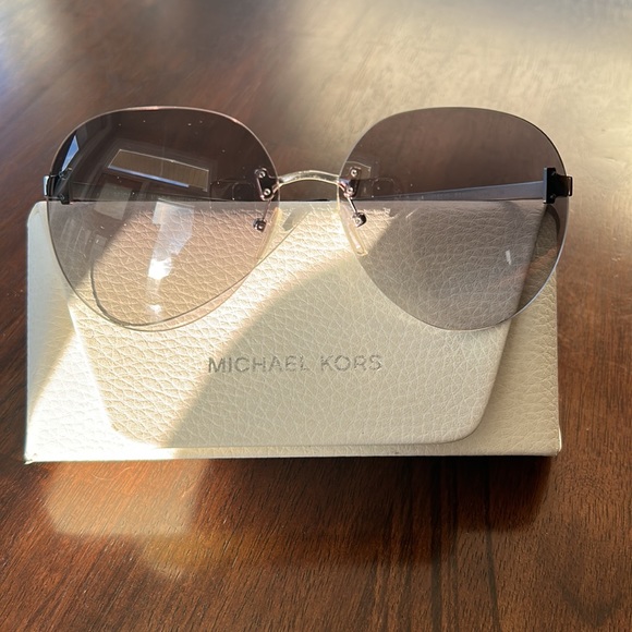 Michael Kors Sunglasses - Picture 2 of 8
